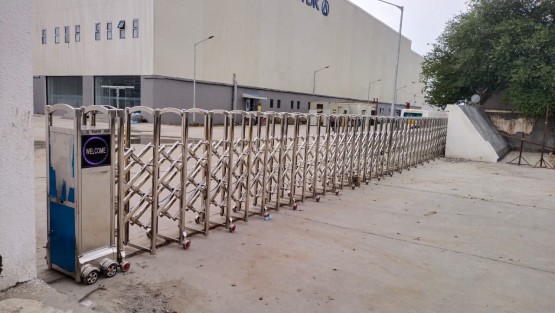 Retractable Gate